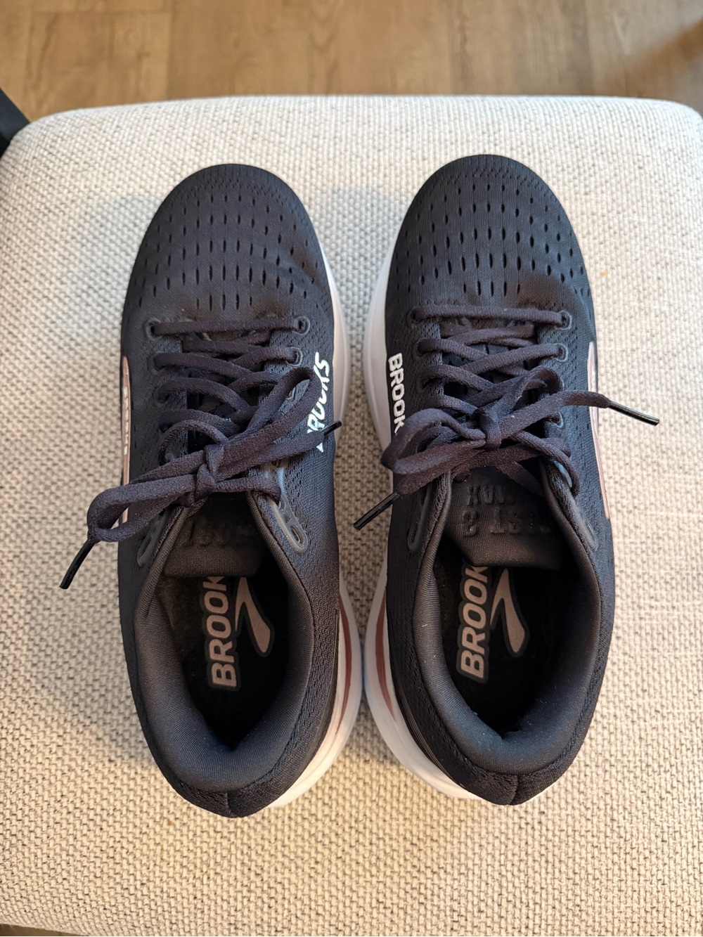 Brooks Women’s Black Running Shoes with Rose Accent - Picture 6 of 7